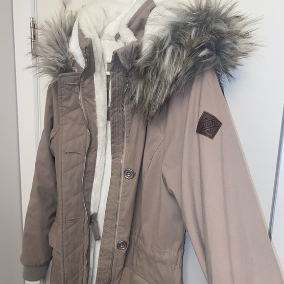 Hollister Parka - Picture 3 of 4